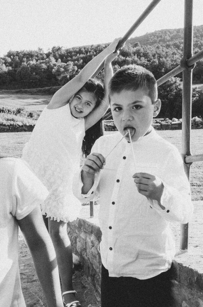 Black and white photograph of children at El Dalmau 
