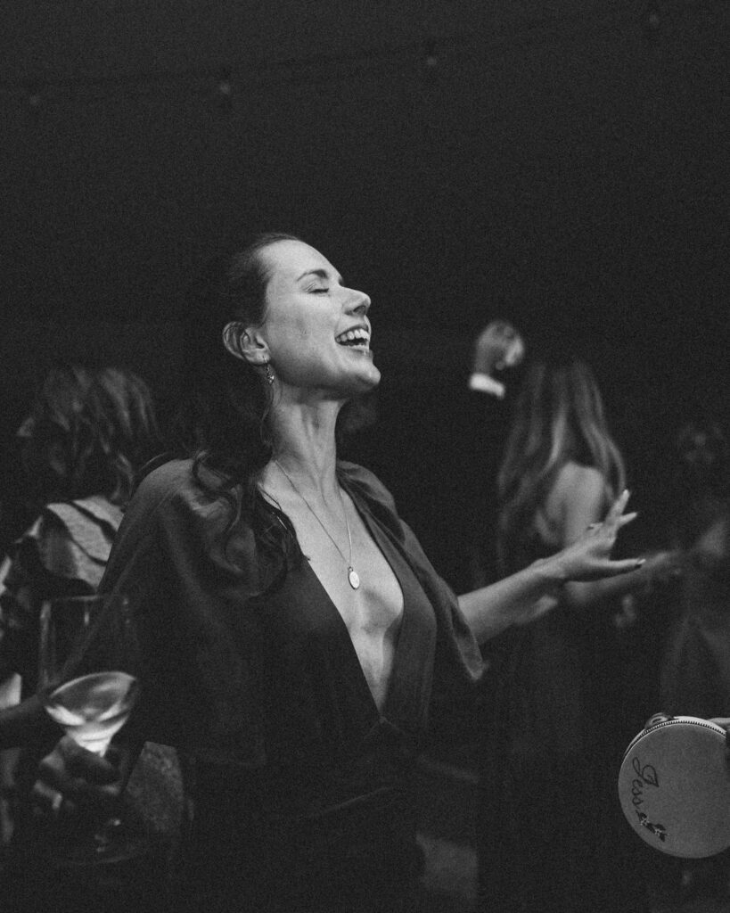 guests dancing during Masia Cabellut wedding