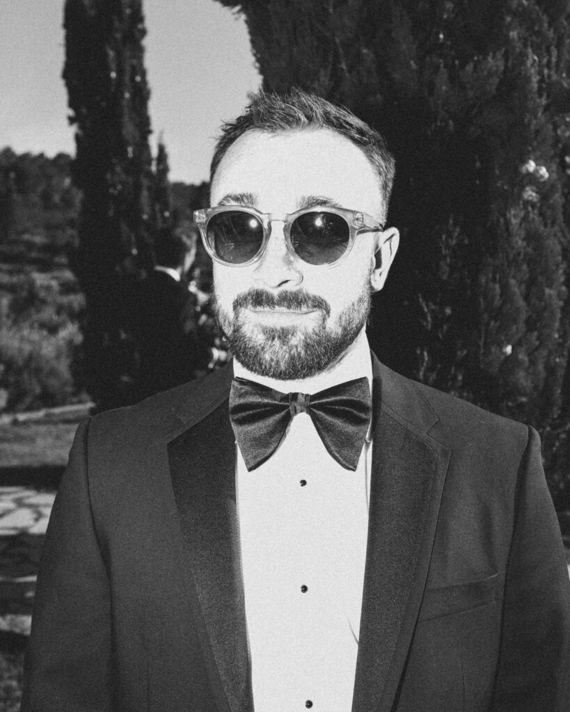 guests portrait at Masia Cabellut wedding dinner